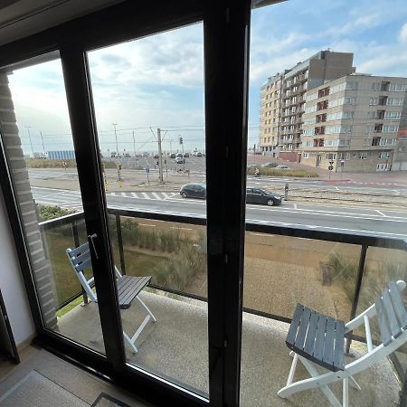 Frontaal Zeezicht In Appartement De Strandjutter Ostende Extérieur photo