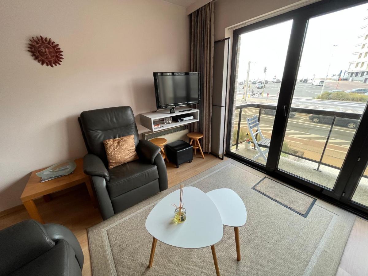 Frontaal Zeezicht In Appartement De Strandjutter Ostende Extérieur photo