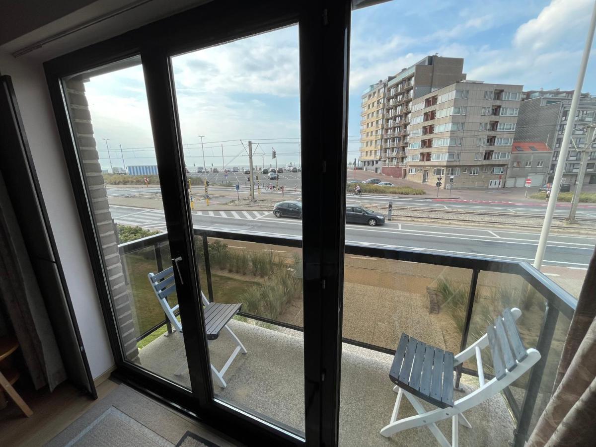 Frontaal Zeezicht In Appartement De Strandjutter Ostende Extérieur photo