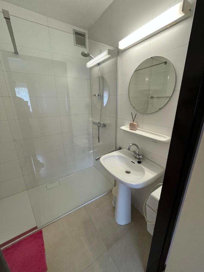 Frontaal Zeezicht In Appartement De Strandjutter Ostende Extérieur photo